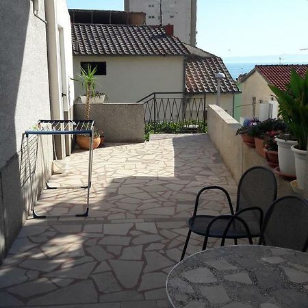 מאקרסקה Guest House Lucija מראה חיצוני תמונה
