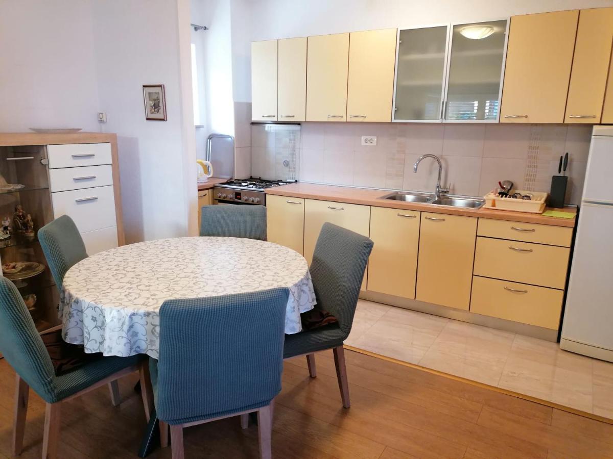 מאקרסקה Guest House Lucija מראה חיצוני תמונה